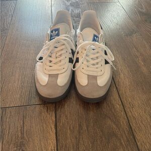 Like new Adidas Samba